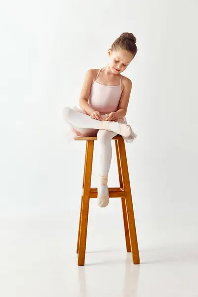 Porträt Einer Kleinen Entzückenden Vorschultänzerin Rosa Tutu Ballettkleid Die Spitze — Stockfoto