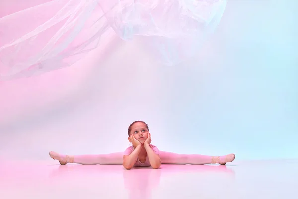 Retrato Pequena Bailarina Pré Escolar Bonito Menina Dançarina Sentada Chão — Fotografia de Stock
