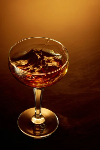 Vista Dall Alto Bicchiere Alto Whisky Rum Brandy Gin Uno — Foto Stock