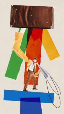 Çağdaş sanat kolajı. Renkli elementlerle yaratıcı sanat eserleri. İş adamı, patron resmi olarak klasik giyinmiş, diplomat çantası tutuyor ve megafona bağırıyor. Aşırı çalışma, yaratıcılık kavramı.