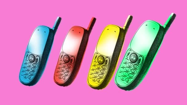 停止运动 现代创意动画 古色古香的彩色手机 隔离了粉色背景 图像为旧纸风格 青年文化 技术概念 — 图库视频影像