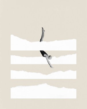 Poster. Çağdaş sanat kolajı. Monokrom filtreli genç bir kadın suyu simgeleyen kağıt parçalarının arasında yüzüyor. Spor, rekabet, zafer, şampiyonluk, güç ve güç kavramı. Ad