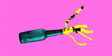 Çağdaş sanat kolajı. Canlı renklerle gerçeküstü sanat eserleri. Boynundan çıkan parlak sarı kağıt şişesi. Basit şeylerin gerçeküstü temsili kavramı, yaratıcılık.