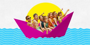 Poster. Çağdaş sanat kolajı. Bir grup çocuk, kağıttan bir gemide oturan ve şaşırmış, tuhaf bir ifadeyle denizde yüzen arkadaşlar. Çocukluk kavramı, yaz havası, dinlenme, tatil, tatil. Ad