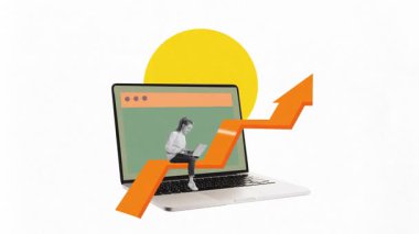 Hareketi durdur. Animasyon. Laptop ekranında oturan kadın, yukarı doğru turuncu grafik okla online büyüme ve SEO stratejilerini temsil ediyor. Sosyal medya pazarlama, dijital iletişim kavramı. Ad