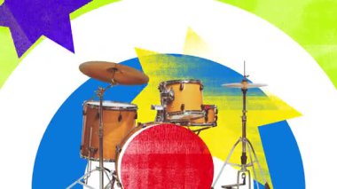 Animasyon reklamı. Davullar, enerjik duygularla arka planda patlayan rengarenk yıldızların üzerinde güçlü dururlar. Ritim, perküsyon, müzik eğitimi, grup tanıtımı ve konser reklamı kavramı.