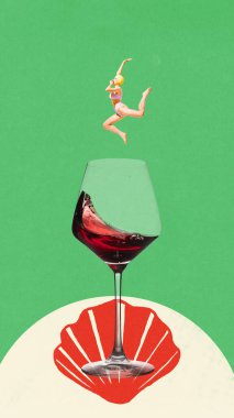 Parlak yeşil arka planda deniz kabuğu ile kırmızı şarap kadehine atlayan neşeli kadının yaratıcı dijital çizimleri. Yaratıcı ambalaj, tatil köyü dekoru, plaj reklamı, sanat ve beden pozitifliği kavramı.