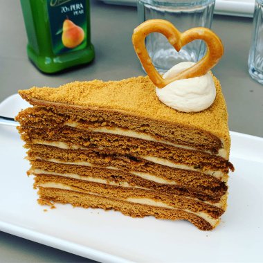 Marlenka keki, ballı tatlı, kremalı pasta, tatlılar, kraker, krema, şeker