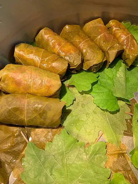 Preparing Dolma Rice Meat Wrapped Grape Leaves Grape Leaf Rolls — Stock Photo, Image