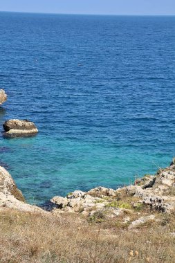 Puglia kayalık kıyıları, turkuaz su, güney Adriyatik kıyıları, güney İtalya, şeffaf deniz