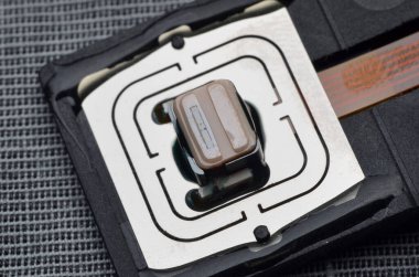 Bilgisayar bileşenleri: Sabit disk ayrıntıları, metal parçalar, detaylandırma