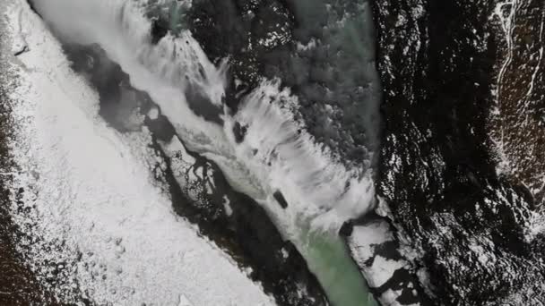 Enorme Besneeuwde Waterval Drone Uitzicht Hoge Kwaliteit Beeldmateriaal — Stockvideo