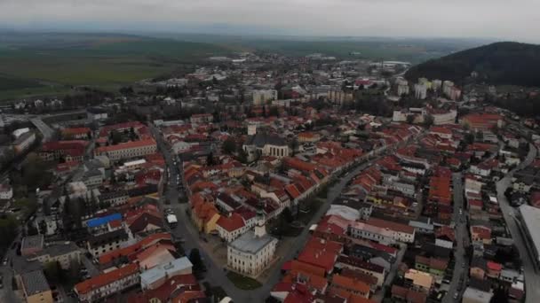 Drone Uitzicht Een Oude Europese Stad Bergen Hoge Kwaliteit Beeldmateriaal — Stockvideo