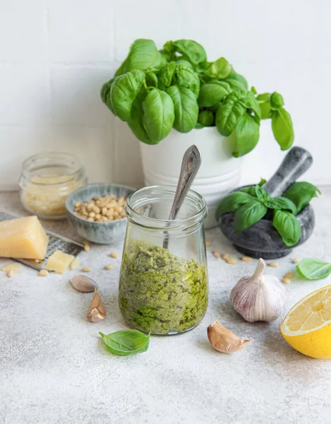 Φρέσκια Σάλτσα Πέστο Πράσινο Πέστο Βασιλικού Συστατικό Για Σάλτσα Πέστο — Φωτογραφία Αρχείου