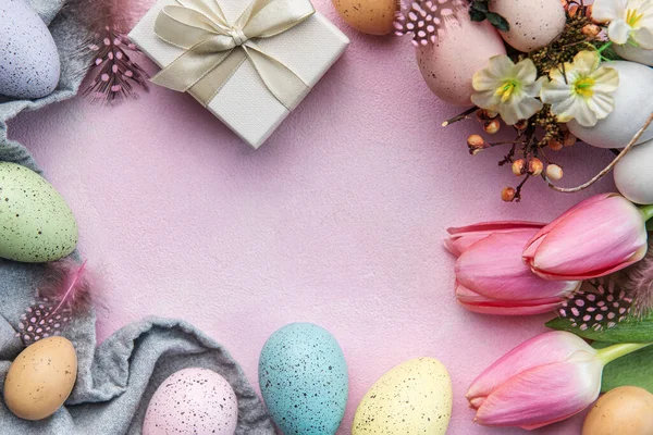 Happy Easter Holiday Greeting Card Bouquet Pink Tulips Easter Egg — kuvapankkivalokuva