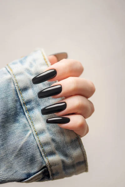 Hand Young Girl Wearing Denim Jacket Black Manicure Her Nails — Stockfoto