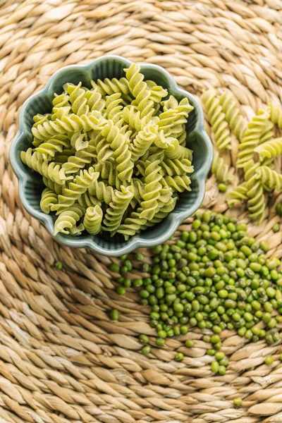 Mung Bean Fusilli Pasta Bowl Raw Pasta Green Mung Bean – stockfoto