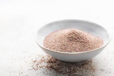 Bir kase siyah kala namak tuzu. Sağlıklı gıda konsepti. Özel tuz..