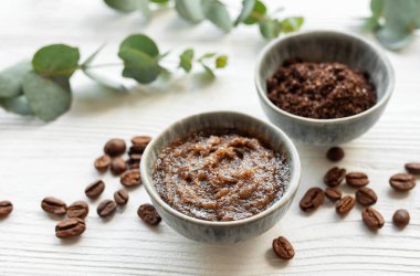 El yapımı kahve fırçası. Kafein cildi. 