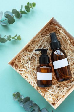 Güzellik Üyelik Kutusu. İçinde Doğal Kozmetik Ürünleri olan Hediye Kutusunu Aç 