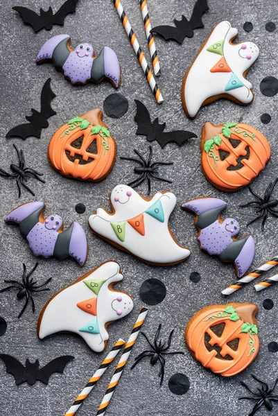 Flerfärgade Halloween Hemmagjorda Cookies Mörk Bakgrund — Stockfoto