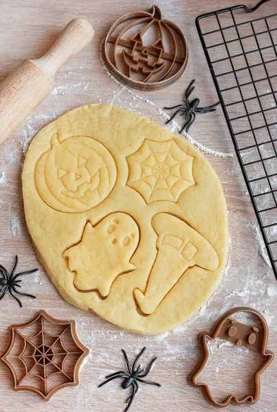 Pregătirea Cookie Urilor Festive Pentru Coacerea Cuptor Prăjituri Halloween Gata — Fotografie, imagine de stoc