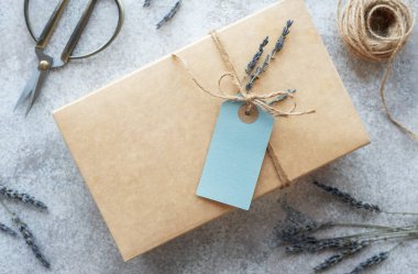 Kutu, Güzellik Aboneliği Servisi. İnternetten alışveriş. Teslimat servisi