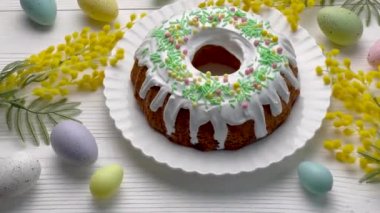 Paskalya Tavşanı Kekleri. Ev yapımı vanilyalı kek.. 