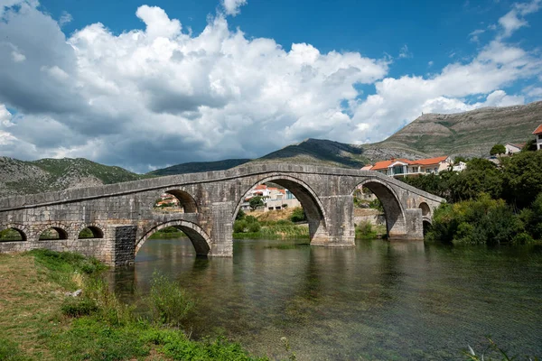 Arslanagic Bridge Jest Mostem Starego Imperium Osmańskiego Mieście Trebinje Bośnia Obrazek Stockowy