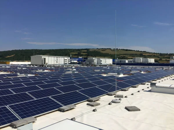 Instalacja Elektrowni Słonecznej Dachu Odnawialne Źródła Energii Wykorzystanie Energii Słonecznej Zdjęcie Stockowe