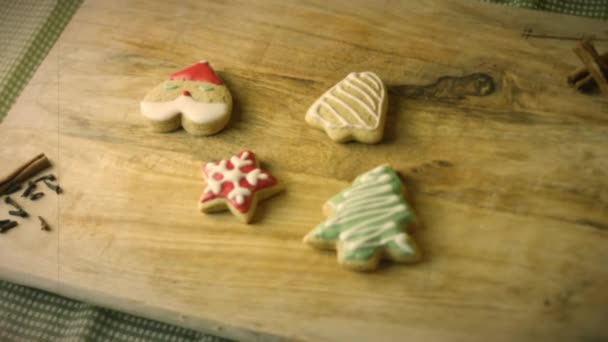 クリスマス自家製ジンジャーブレッドクッキーのフィルムダメージ効果 — ストック動画