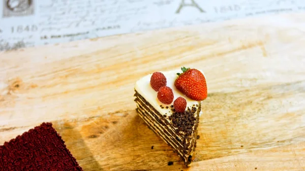 Slice Strawberry Raspberry Cake Slices Pressed Chocolate Macro Slider Shooting — Photo