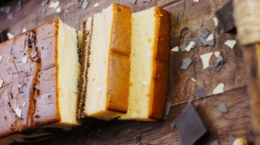 Fıstıklı ve çikolatalı Marmorkuchen keki..