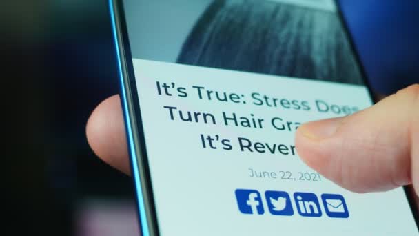 Looking Smartphone Questions Gray Hair — Vídeos de Stock