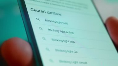 Smartphone in hand, Im looking for information on the internet about blinking light.