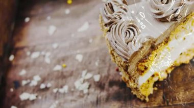 Tahta tepside süslemeli Kyiv keki.