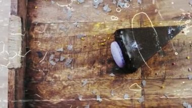 Tahta tepside süslemeli Chuao keki..