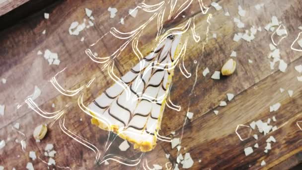 Pastel Esterhazy Una Bandeja Madera Con Decoraciones — Vídeo de stock