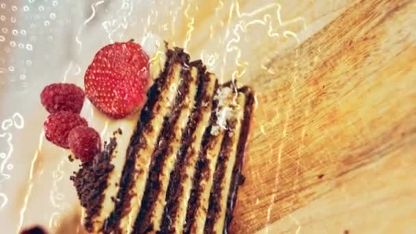 Slice Strawberry Raspberry Cake Slices Pressed Chocolate Macro Slider Shooting — Vídeo de stock