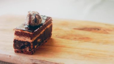 Çikolatalı kek, Koldun. Makro ve kaydırak atışı. Bir retro hob kullanılır.