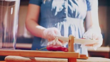 Process of preparing Chili Sauce.