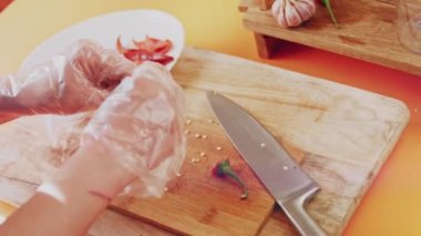 Process of preparing Chili Sauce.