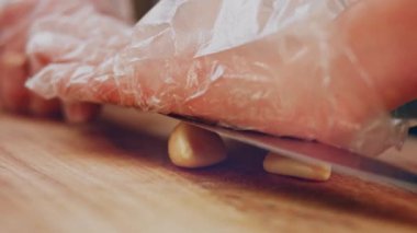 Process of preparing Chili Sauce.