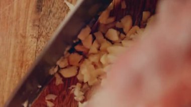 Process of preparing Chili Sauce.