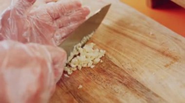 Process of preparing Chili Sauce.