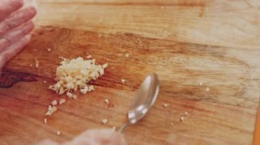 Process of preparing Chili Sauce.