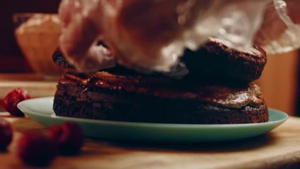Hallucination Effect Favorite Chocolate Cake Nutella Buttercream Strawberries Taste Usa — стоковое видео