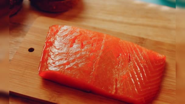 Preparing Process Cinematographic Smoked Salmon Bagels Usa Cusine — стоковое видео