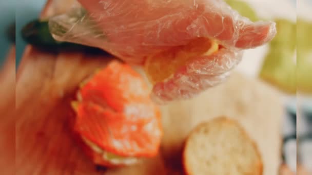 Preparing Process Cinematographic Smoked Salmon Bagels Usa Cusine — Stockvideo
