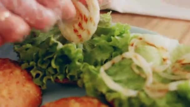 Transition Effect Green Tomato Blt Burger Vegan Burger — Stock video